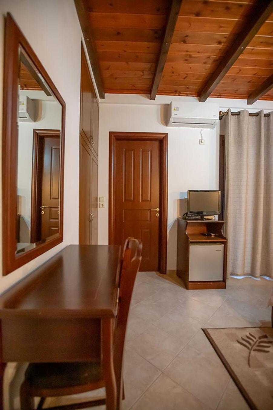 Guesthouse Moucha Екстер'єр фото